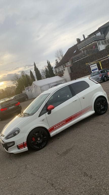 Weiß Gebraucht 2012 Abarth Punto Evo Kleinwagen | 6.900 € - Bild 1/4