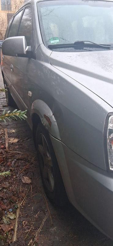 Gebraucht Kia Carens EX 144 PS (105 kW) 2004 Silber Van / Kleinbus