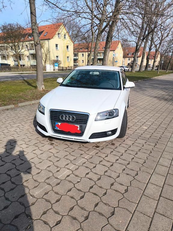 Gebraucht Audi A3 102 PS (75 kW) 2010 Weiß Kleinwagen