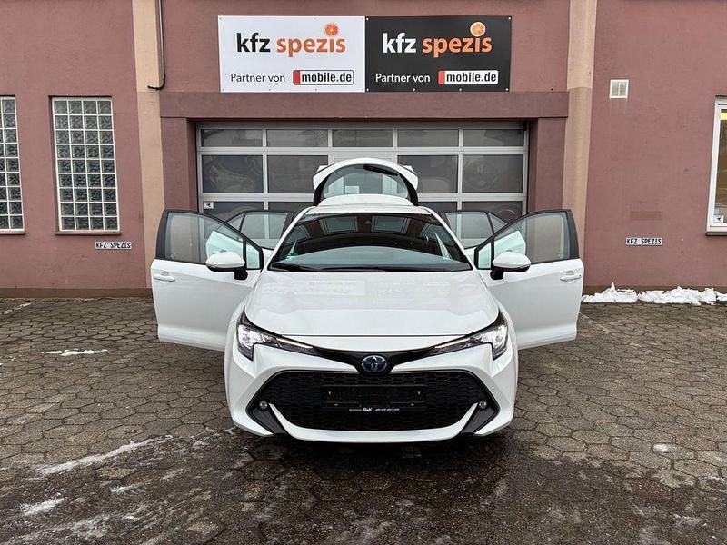 Gebraucht Toyota Corolla 122 PS (89 kW) 2021 Weiß Limousine