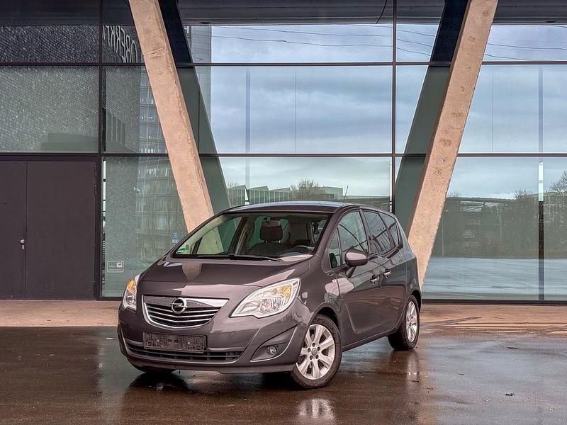 Grau Gebraucht 2010 Opel Meriva Van / Kleinbus | 3.000 € (Guter Preis) - Bild 1/4