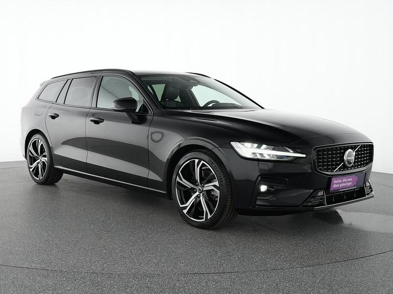 Gebraucht Volvo V60 Plus 250 PS (183 kW) 2022 Onyx black Kombi