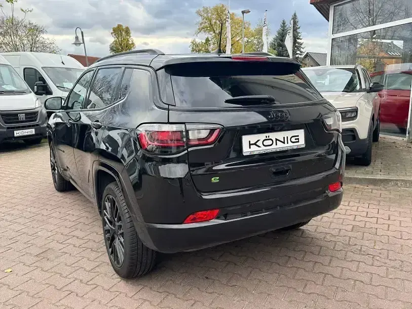 Gebraucht Jeep Compass Altitude 131 PS (96 kW) 2023 Schwarz SUV