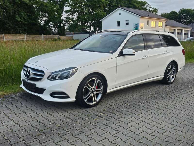 Weiß Gebraucht 2013 Mercedes E250 Kombi | 17.500 € - Bild 1/4