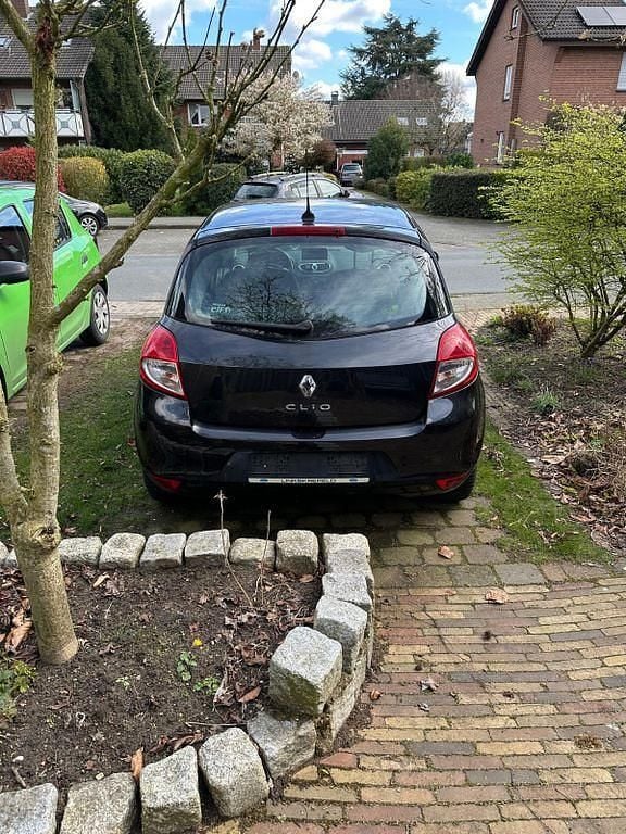 Second-hand Renault Clio II Expression 75 CP (55 kW) 2010 Negru Berlinǎ
