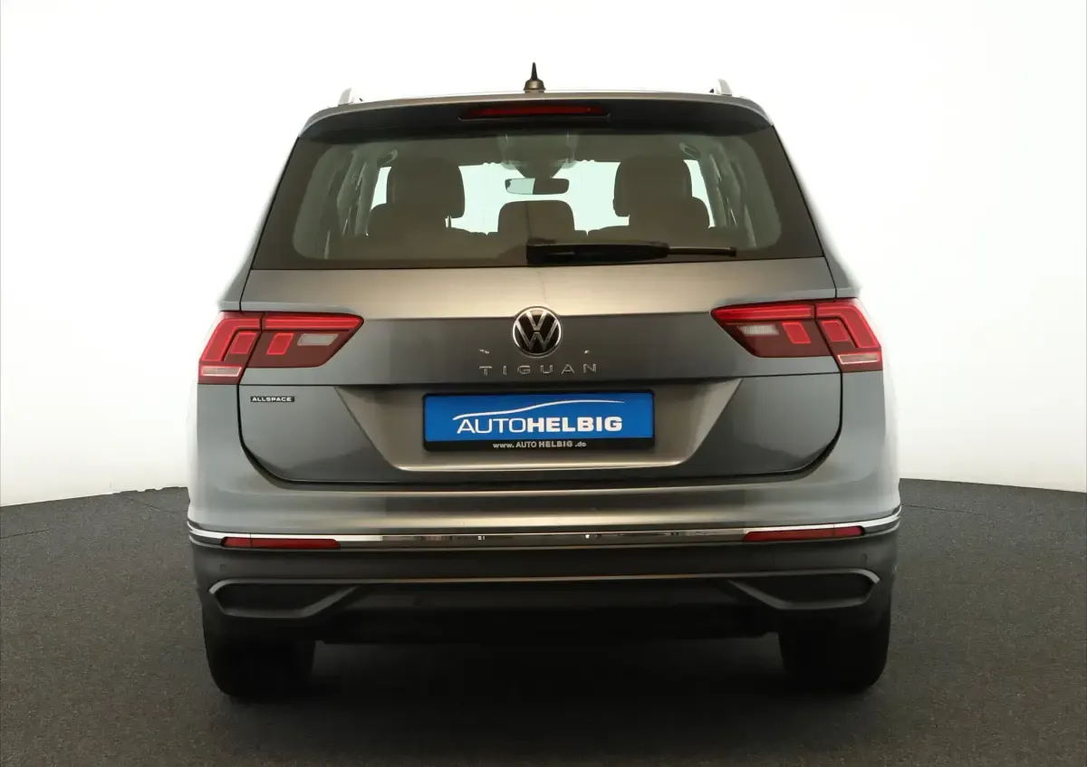 Gebraucht VW Tiguan Allspace Life 150 PS (110 kW) 2025 Platinum grey metallic SUV