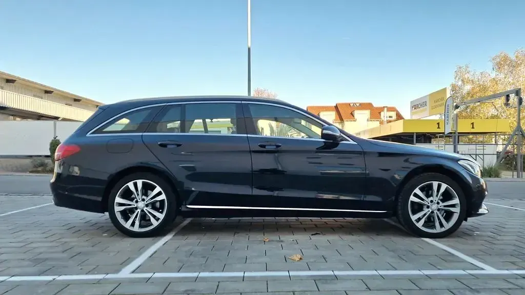 Gebraucht Mercedes C220 170 PS (125 kW) 2015 Schwarz Limousine