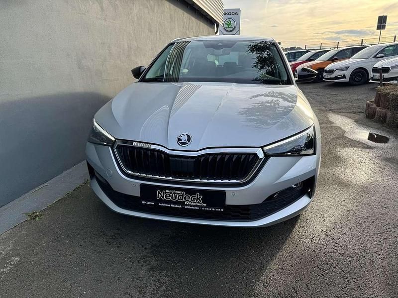Gebraucht Skoda Scala Style 116 PS (85 kW) 2019 Brilliant silber metallic Kleinwagen