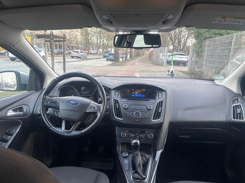 Używany Ford Focus Titanium 101 KM (74 kW) 2015 Srebrny Kombi