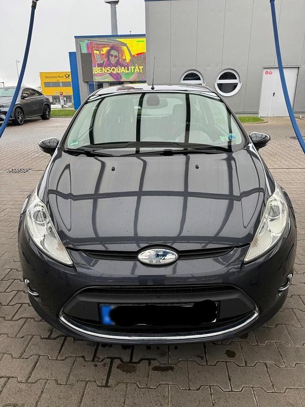 Gebraucht Ford Fiesta Titanium 97 PS (71 kW) 2009 Grau Kleinwagen