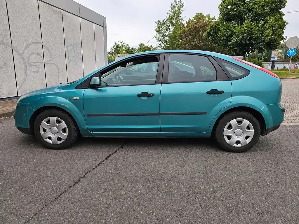 Gebraucht Ford Focus 101 PS (74 kW) 2008 Grün Limousine