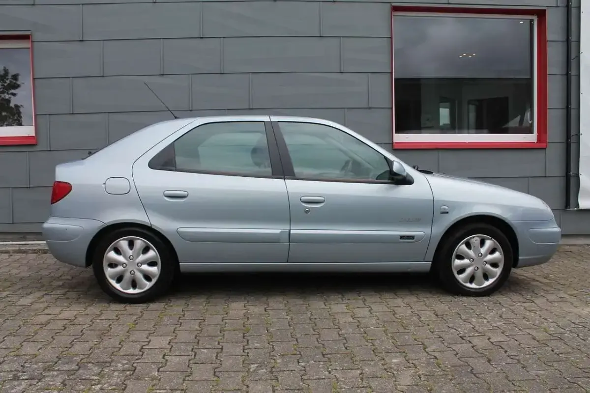 Gebraucht Citroën Xsara 109 PS (80 kW) 2002 Jslandgrau Limousine