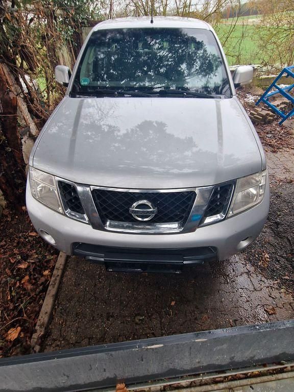 Gebraucht Nissan Navara 190 PS (139 kW) 2012 Grau Abholung