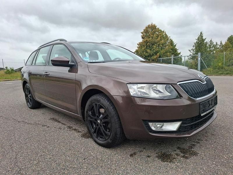 Gebraucht Skoda Octavia Ambition 105 PS (77 kW) 2014 Braun Kombi