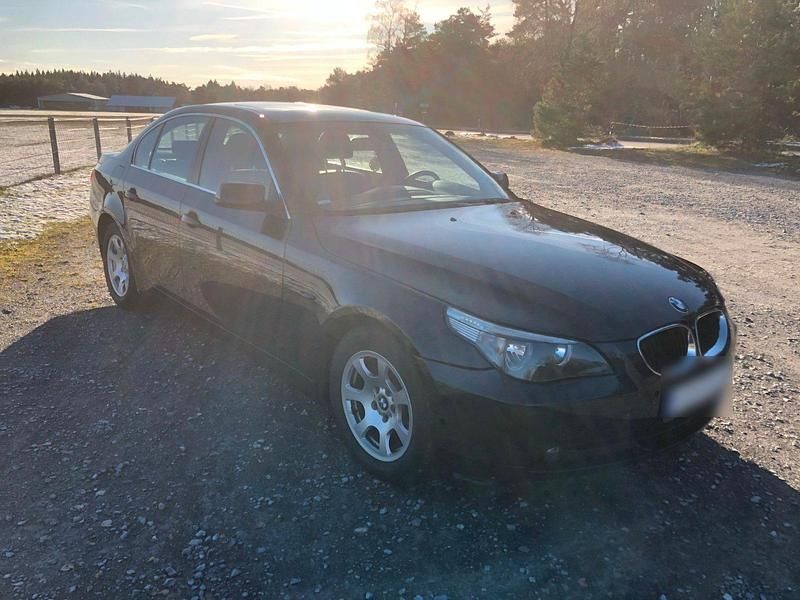 Gebraucht BMW 523 177 PS (130 kW) 2005 Blau Limousine