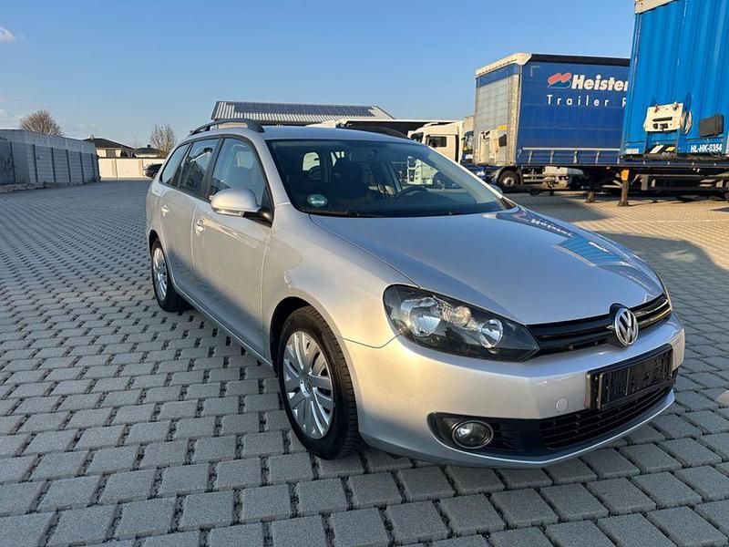 Gebraucht VW Golf VI Trendline 105 PS (77 kW) 2011 Silber Kleinwagen