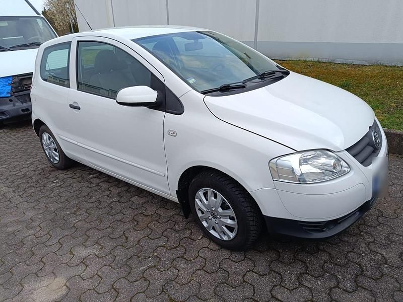 Gebraucht VW Fox 65 PS (47 kW) 2011 Weiß Kleinwagen