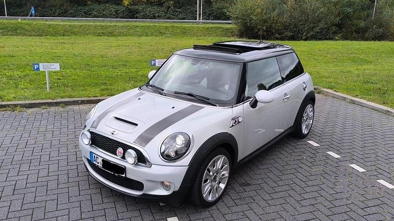 Weiß Gebraucht 2010 Mini Cooper S Kleinwagen | 6.990 € (Fairer Preis) - Bild 1/4