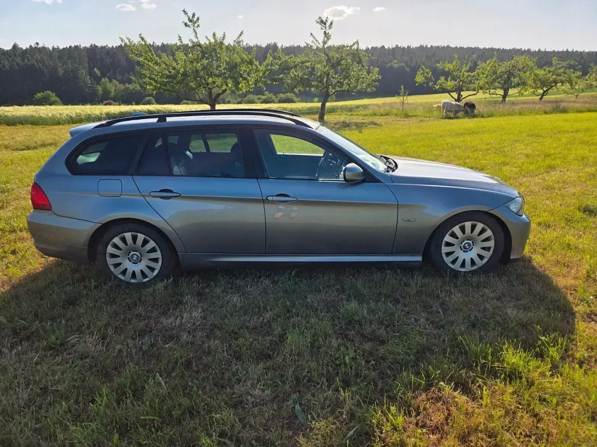 Gebraucht BMW 320 Performance 177 PS (130 kW) 2009 Grau Kombi