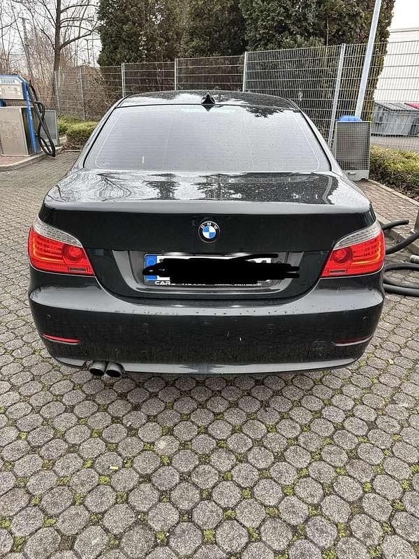 Gebraucht BMW 523 190 PS (139 kW) 2007 Schwarz Limousine