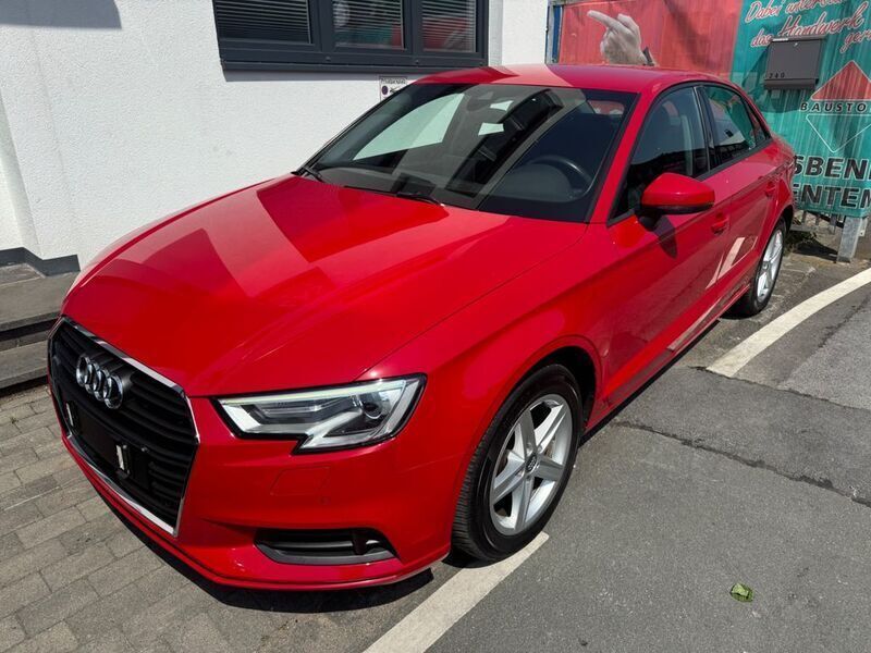 Rot Gebraucht 2019 Audi A3 Basis Limousine | 13.249 € (Guter Preis) - Bild 1/4