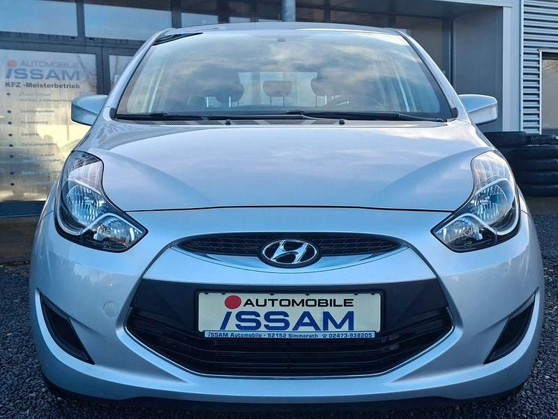 Gebraucht Hyundai ix20 Edition 90 PS (66 kW) 2012 Silber Kleinwagen