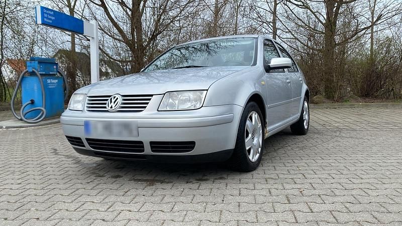 Gebraucht VW Bora 116 PS (85 kW) 1999 Silber Limousine