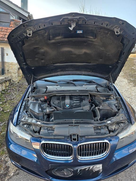 Gebraucht BMW 320 Sport Line 184 PS (135 kW) 2011 Blau Kombi