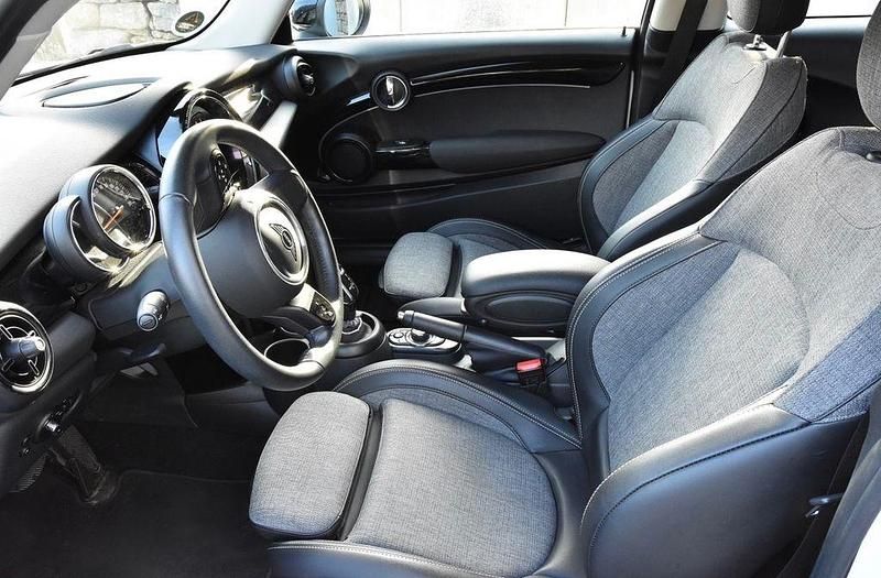 Gebraucht Mini Cooper Classic 136 PS (100 kW) 2022 Weiß Kleinwagen