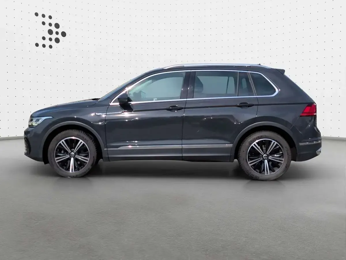 Gebraucht VW Tiguan Elegance 150 PS (110 kW) 2023 Uranograu SUV