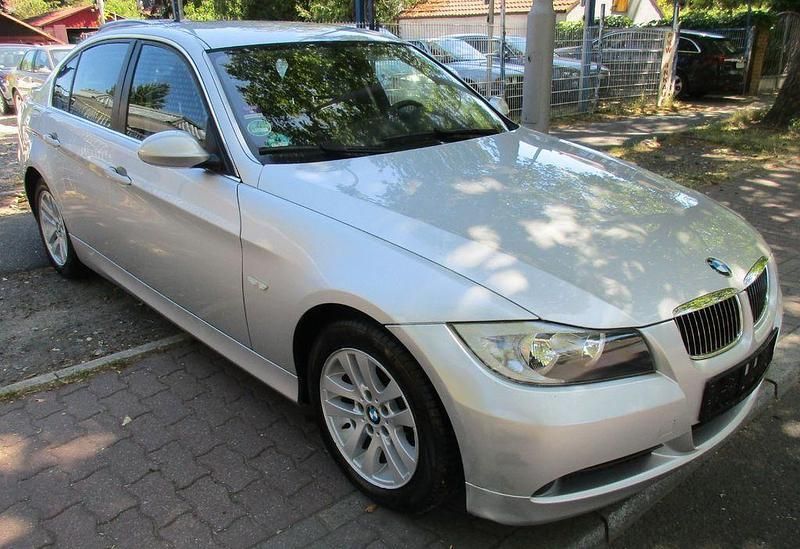 Silber Gebraucht 2006 BMW 325 Advantage Limousine | 3.550 € (Superpreis) - Bild 1/4