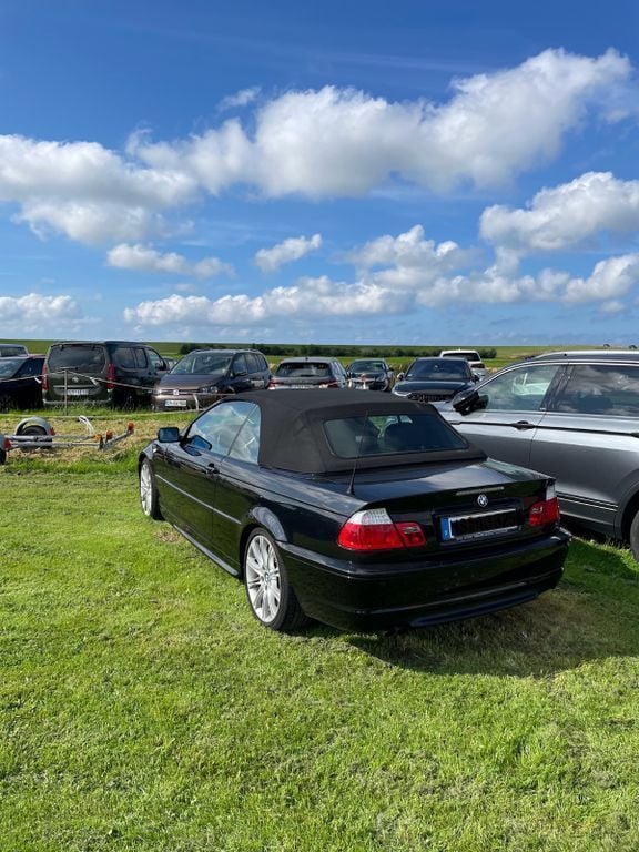 Schwarz Gebraucht 2003 BMW 325 Cabriolet Sport Line Cabrio | 13.999 € (Fairer Preis) - Bild 1/4