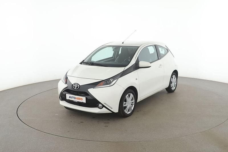 Weiß Gebraucht 2017 Toyota Aygo X-play Kleinwagen | 7.790 € (Fairer Preis) - Bild 1/3