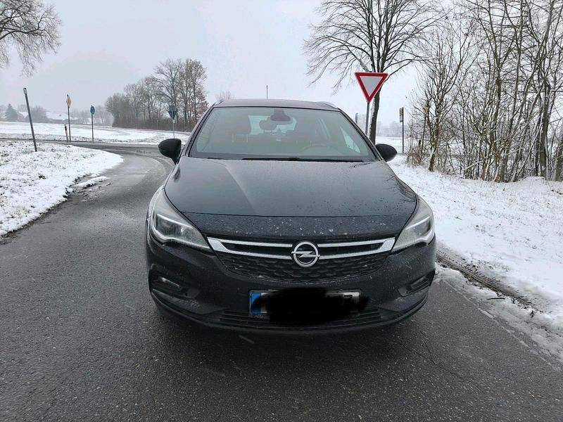 Schwarz Gebraucht 2017 Opel Astra Kombi | 5.950 € (Fairer Preis) - Bild 1/4