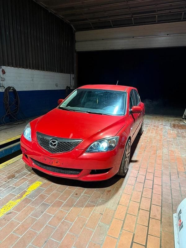 Gebraucht Mazda 3 105 PS (77 kW) 2005 Rot Kleinwagen