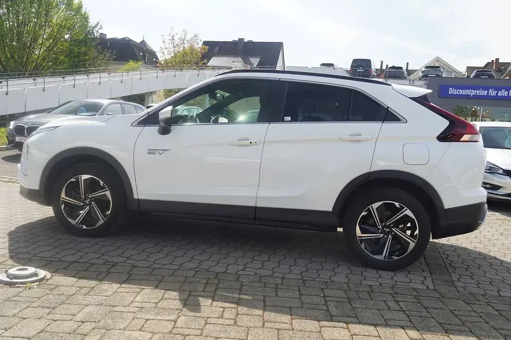 Second-hand Mitsubishi Eclipse Cross Plus 188 CP (138 kW) 2023 Alb SUV