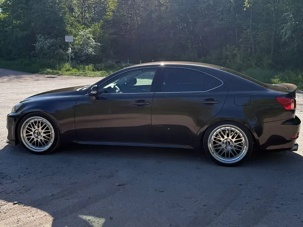 Second-hand Lexus IS250 208 CP (152 kW) 2013 Maro Berlinǎ