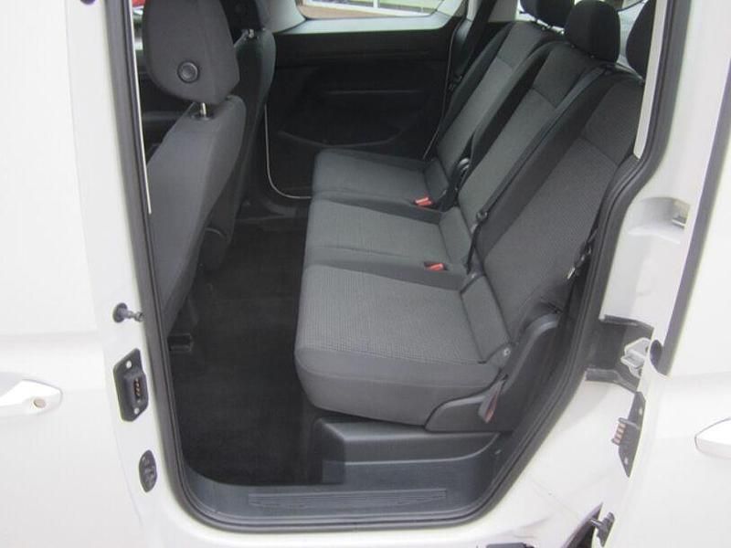 Gebraucht VW Caddy Basis 122 PS (89 kW) 2022 Weiss Van / Kleinbus