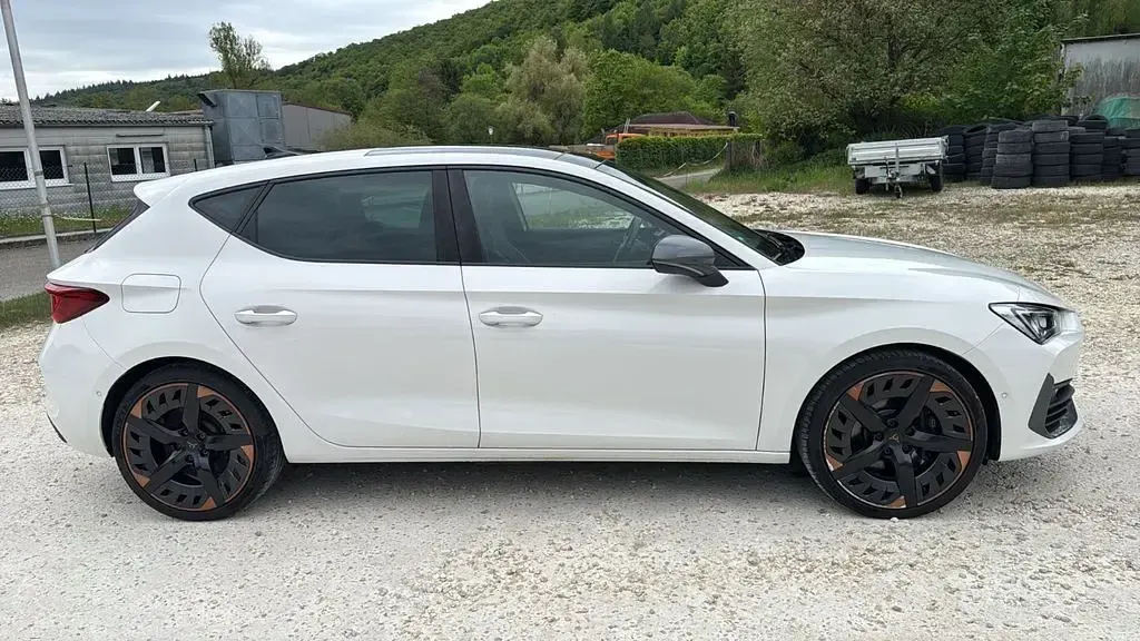 Gebraucht Cupra Leon VZ 150 PS (110 kW) 2022 Weiß Limousine