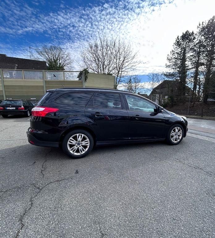 Gebraucht Ford Focus 116 PS (85 kW) 2011 Schwarz Kombi
