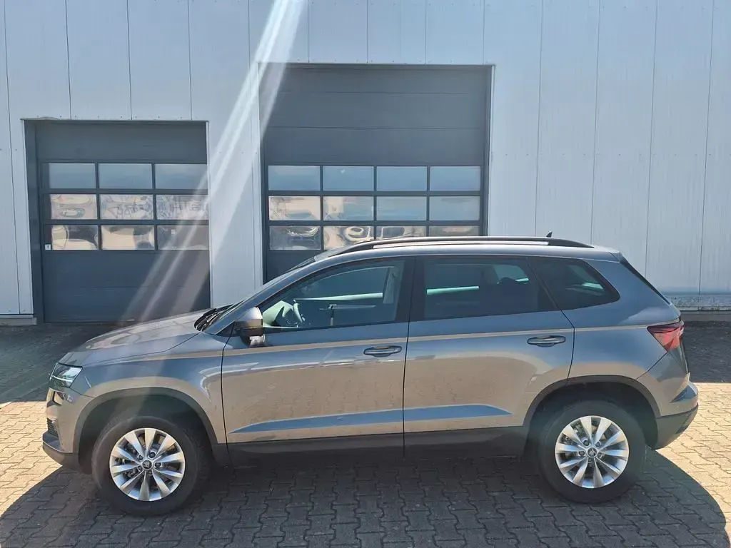 Neu Skoda Karoq 150 PS (110 kW) 2026 Grau SUV