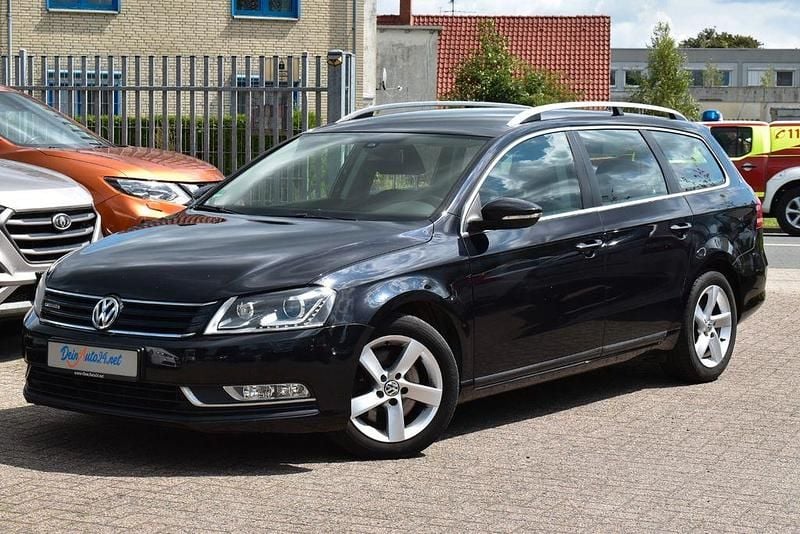 Schwarz Gebraucht 2012 VW Passat Trendline Kombi | 4.590 € (Superpreis) - Bild 1/4