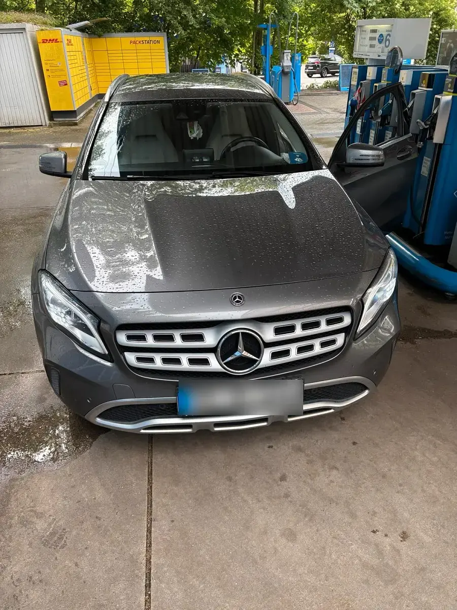 Usata Mercedes GLA200 156 CV (114 kW) 2018 Grigio SUV