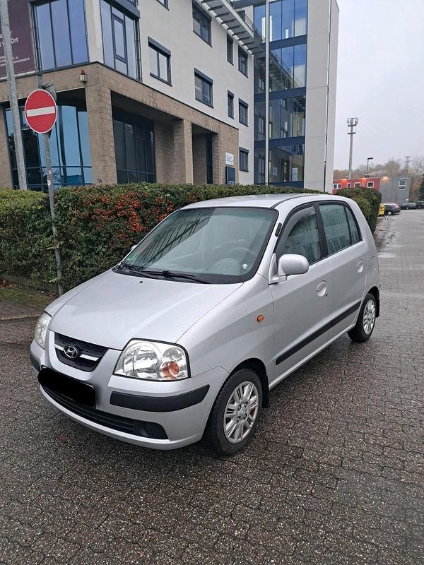Silber Gebraucht 2006 Hyundai Atos Kleinwagen | 2.999 € - Bild 1/4