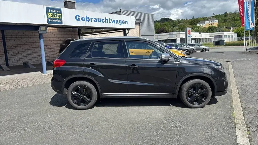 Gebraucht Suzuki Vitara 140 PS (102 kW) 2018 Schwarz SUV