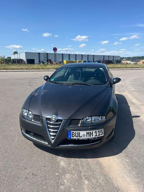 Second-hand Alfa Romeo GT 166 CP (122 kW) 2008 Gri Coupe