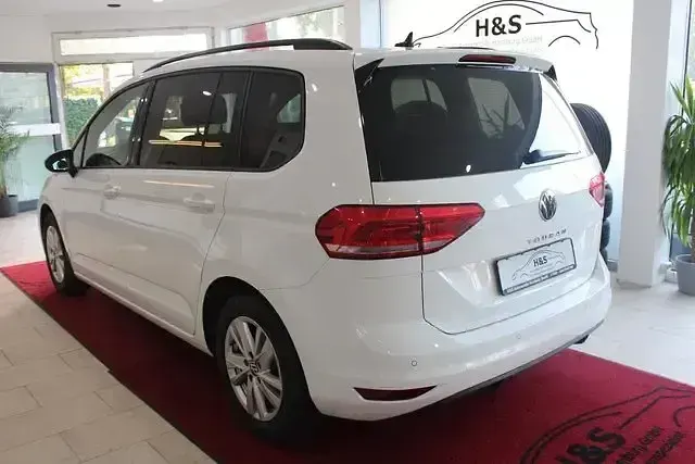 Gebraucht VW Touran Comfortline 150 PS (110 kW) 2023 Pure white Van / Kleinbus