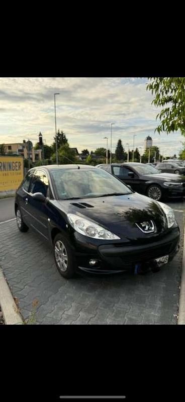 Schwarz Gebraucht 2009 Peugeot 206+ Kleinwagen | 3.000 € (Fairer Preis) - Bild 1/4
