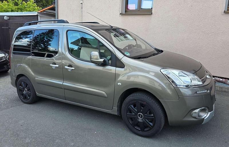 Braun Gebraucht 2014 Citroën Berlingo Van / Kleinbus | 10.990 € (Teuer) - Bild 1/4