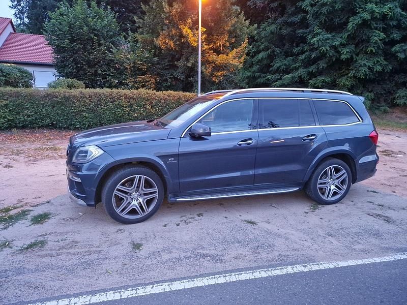Grau Gebraucht 2013 Mercedes GL63 AMG SUV | 27.000 € - Bild 1/4